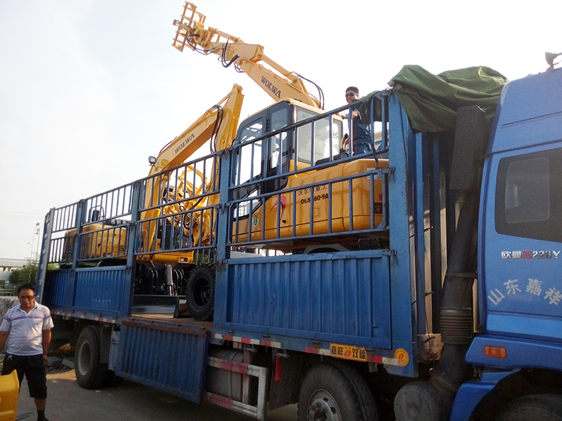 6臺(tái)沃爾華系列挖掘機(jī)出口菲律賓 6臺(tái)沃爾華系列挖掘機(jī)出口菲律賓