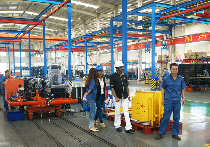 印度客戶參觀沃爾華總裝車間