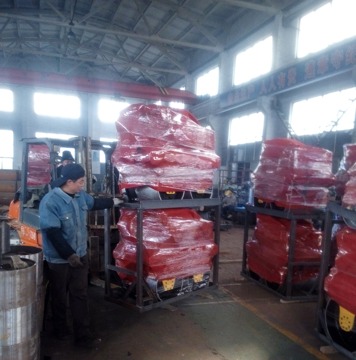 沃爾華集團(tuán)92臺(tái)壓路機(jī)順利出口印度尼西亞 沃爾華集團(tuán)92臺(tái)壓路機(jī)順利出口印度尼西亞