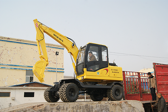 沃爾華集團(tuán)5臺挖掘機(jī)順利出口泰國 沃爾華集團(tuán)5臺挖掘機(jī)順利出口泰國