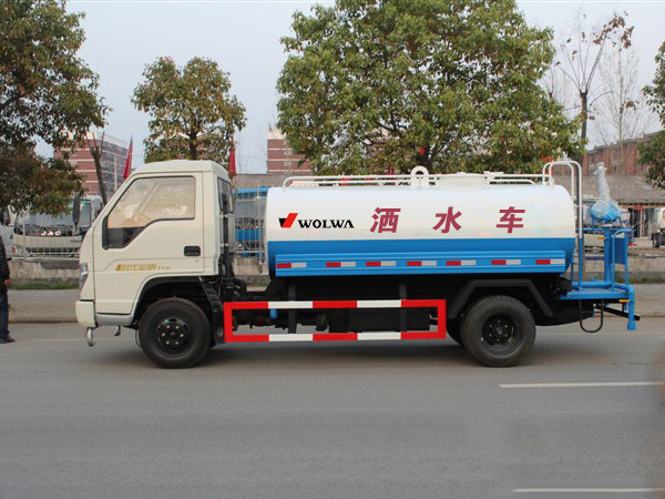 福田時代金剛灑水車【4-5噸】