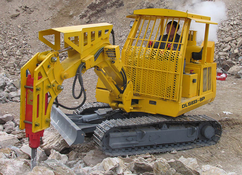 DLS830-9P/DLS833-9P井下專用破碎機(jī)實(shí)物圖1 DLS830-9P/DLS833-9P井下專用破碎機(jī)實(shí)物圖1